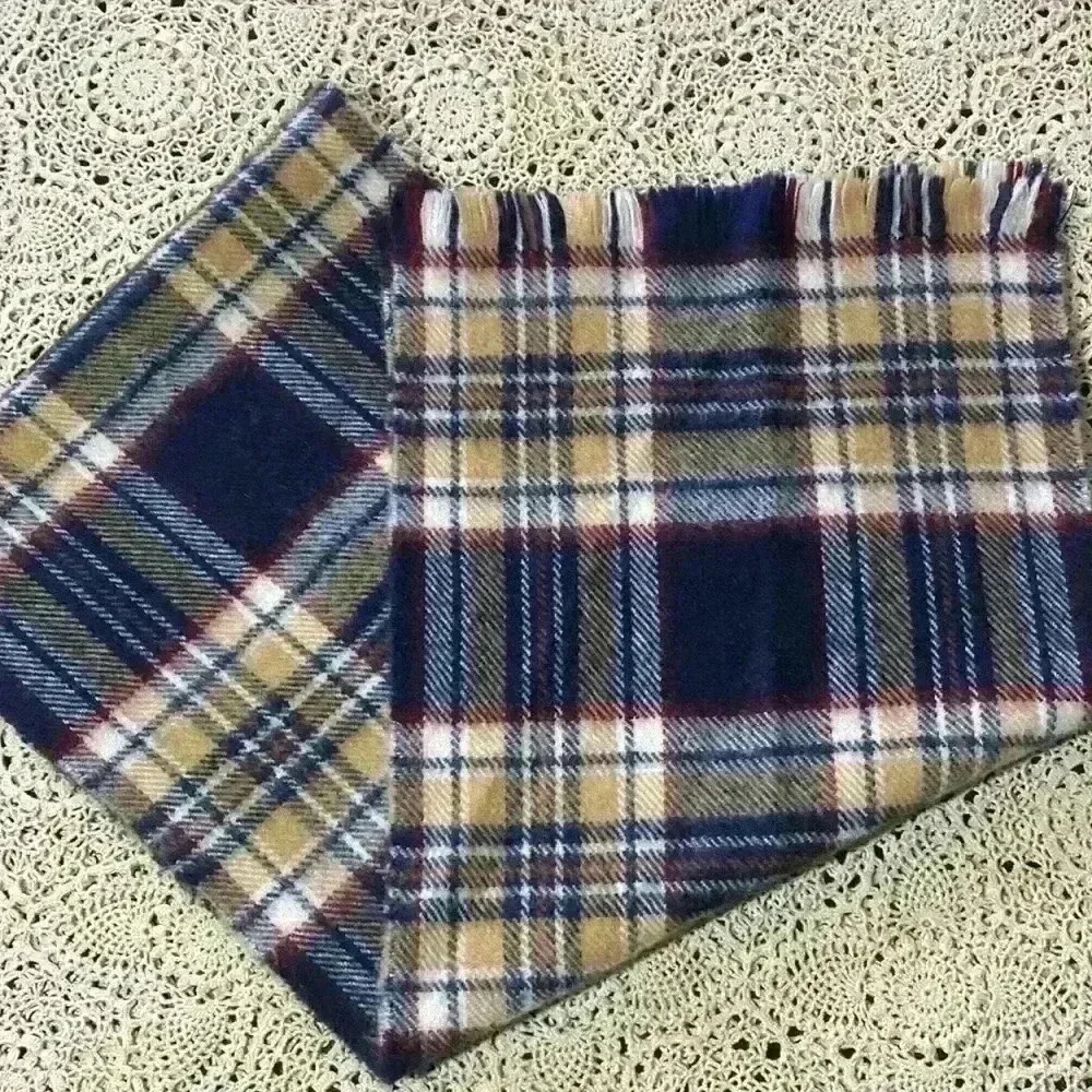 James Pringle Weavers 100% wool scarf